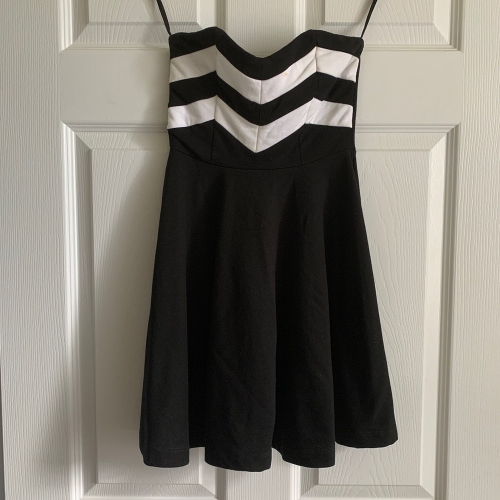 Hot Topic Stripe Strapless Dress